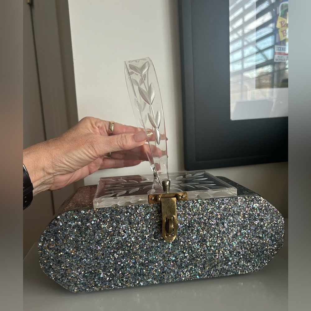 Gorgeous 1950’s lucite box style purse